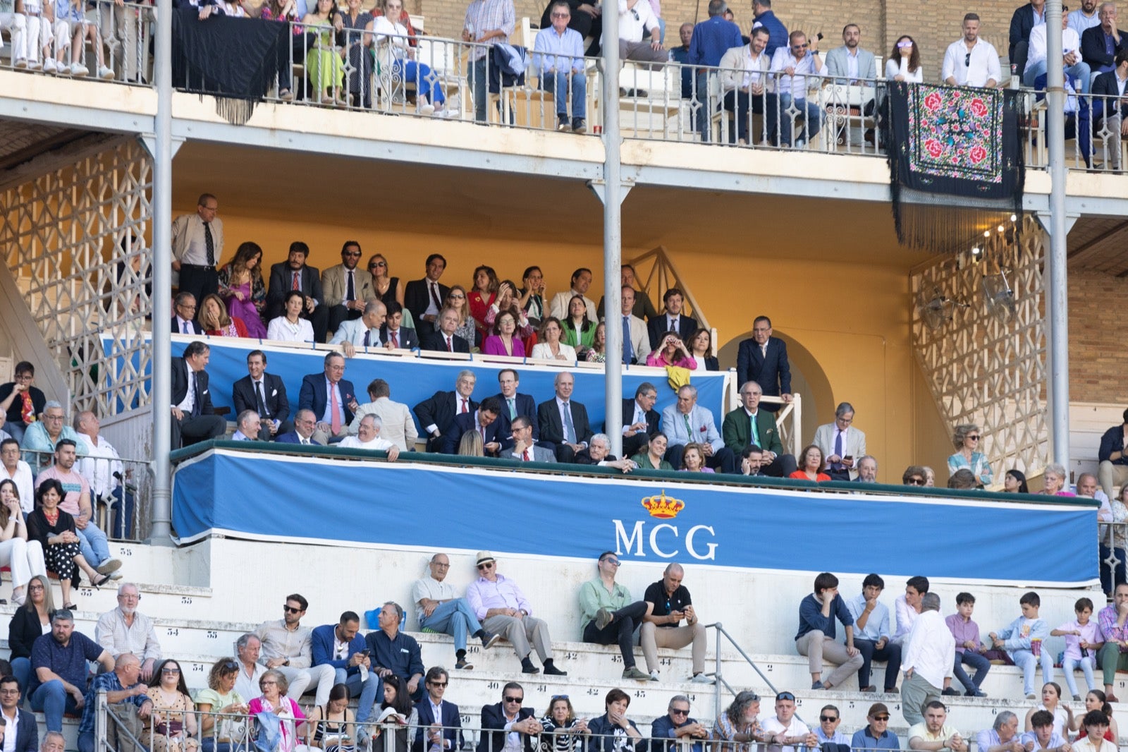 Encuéntrate en la plaza de toros de Granada en la tarde del viernes