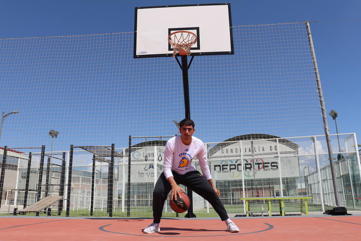 Álvaro Cárdenas, en el polideportivo de Las Gabias.