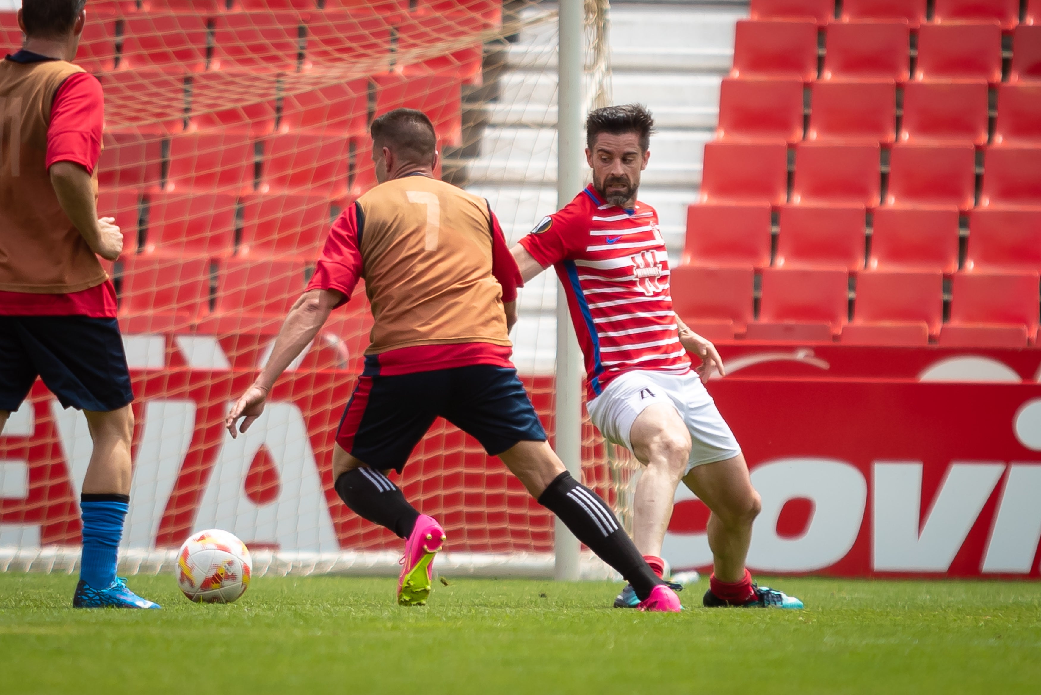 El partido de las &#039;estrellas&#039;, a pie de césped