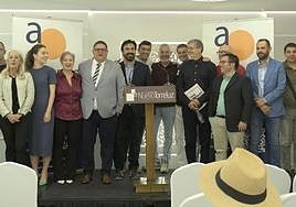 Miembros del partido regionalista Almerienses tras conocer los resultados de las pasadas elecciones municipales.