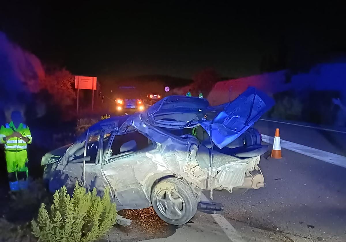 Estado en el que quedó el coche tras el accidente en La Malahá