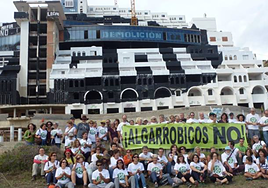 El Algarrobico y las playas de la Red Natura 2000 de Roquetas, banderas negras de Ecologistas en Acción