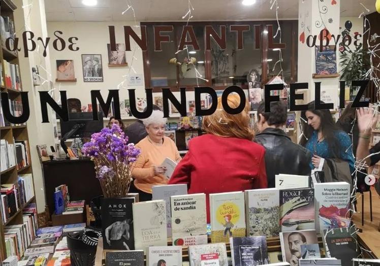 Una de las actividades organizadas en la librería Un Mundo Feliz.