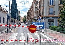 Acceso cortado a la calle Rector López Argüeta.