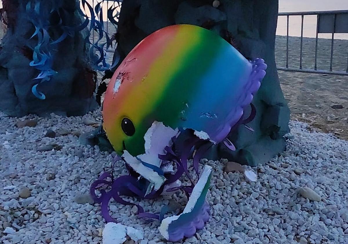 Actos vandálicos en la falla de Garrucha.