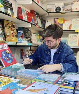 Imagen secundaria 2 - Charlas y firmas por toda España. 