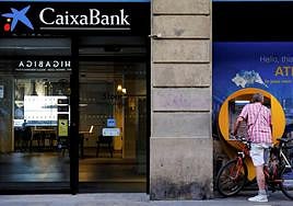 CaixaBank advierte a sus clientes cómo conseguir el certificado bancario