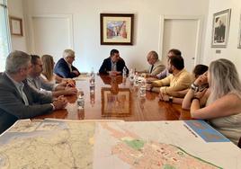 Reunión de representantes de la Junta y del Ayuntamiento de Baeza.