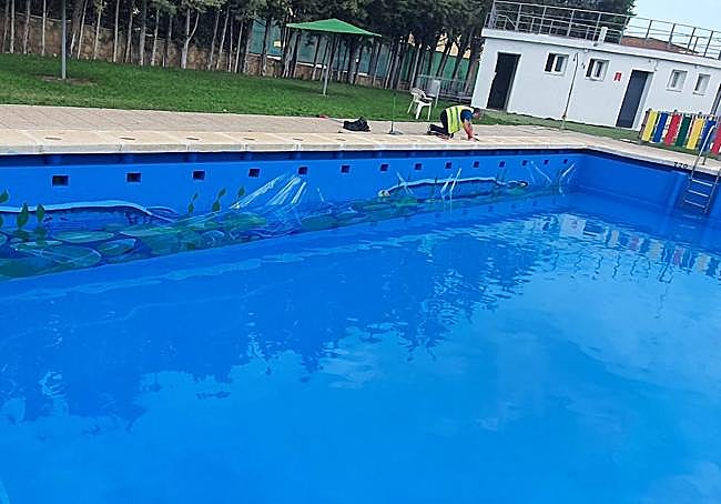 Últimos preparativos hace una semana en la piscina de Ibros, recinto donde ocurrieron los hechos.