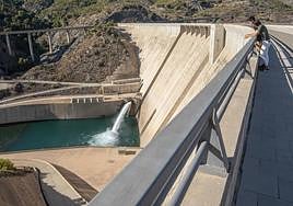 16 kilómetros de tuberías que transportan 1.270 litros de agua por segundo