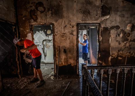 Imagen secundaria 1 - Así ha quedado la casa suiza después del incendio.