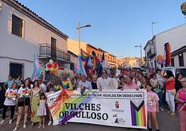 Cabecera de la manifestación del Orgullo en Vilches.