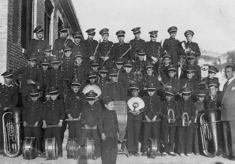 La música era otro de los pilares de la educación manjoniana. En la foto, la banda de música del Ave María