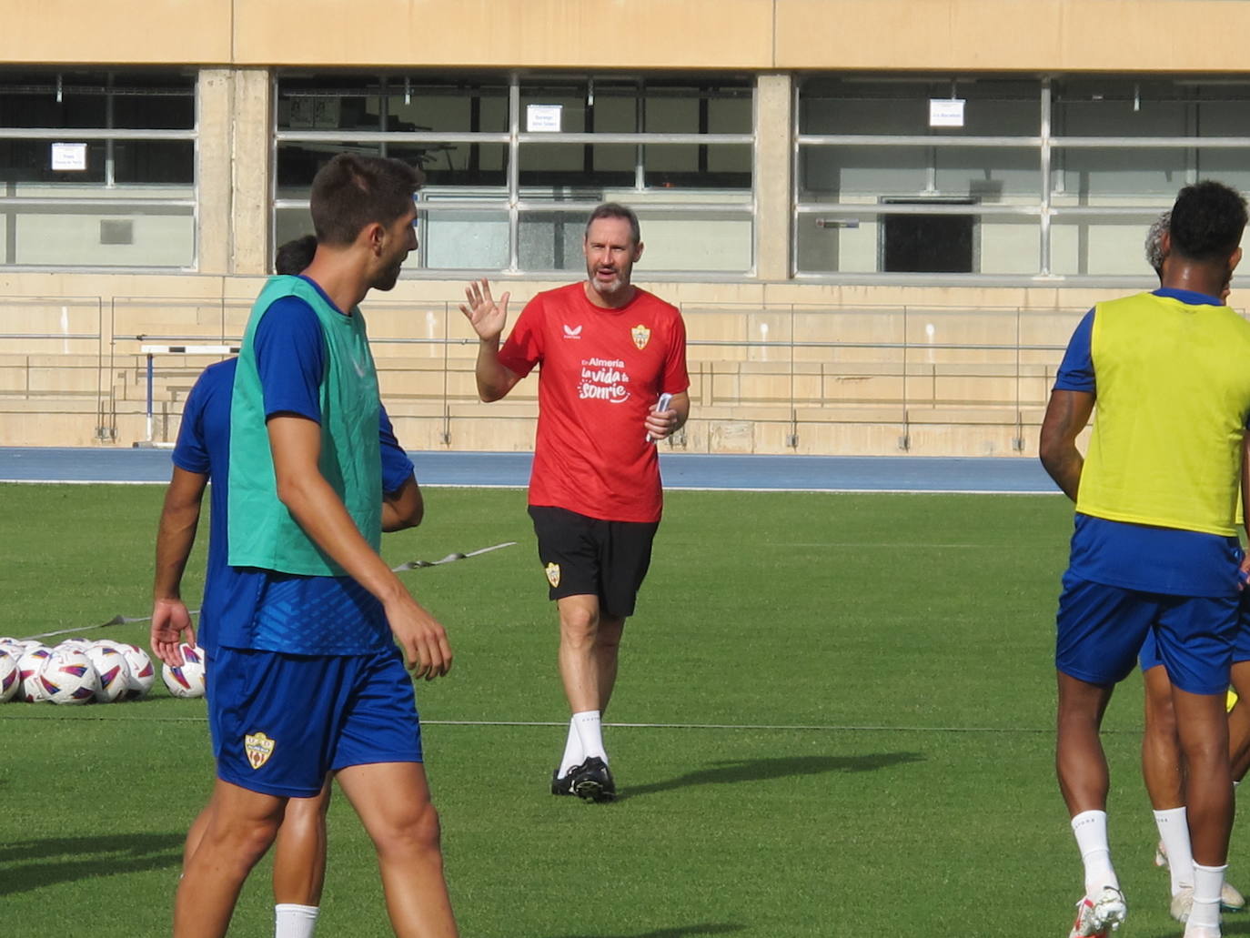 El primer entrenamiento de la UDA de Vicente Moreno, en imágenes