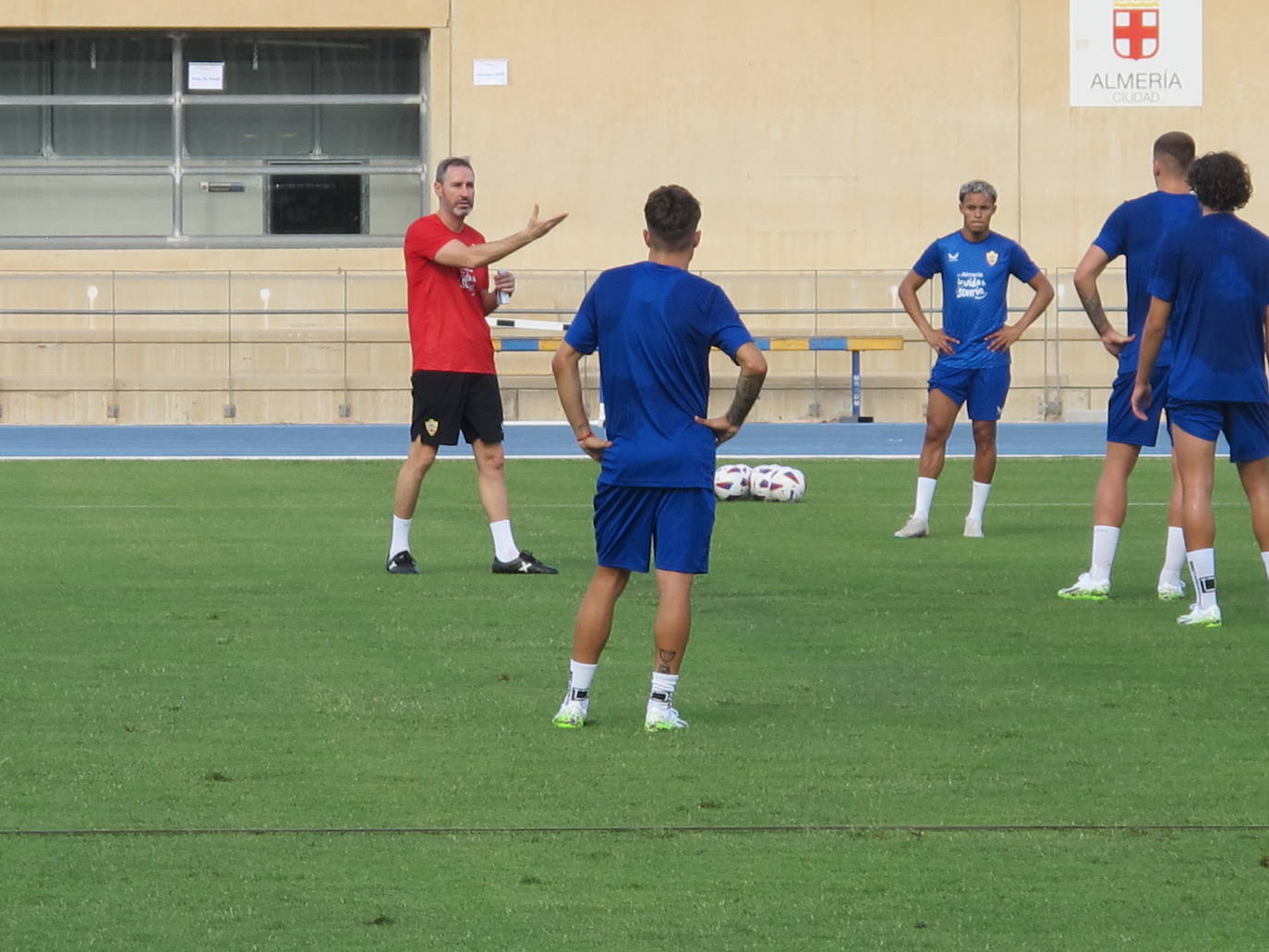 El primer entrenamiento de la UDA de Vicente Moreno, en imágenes