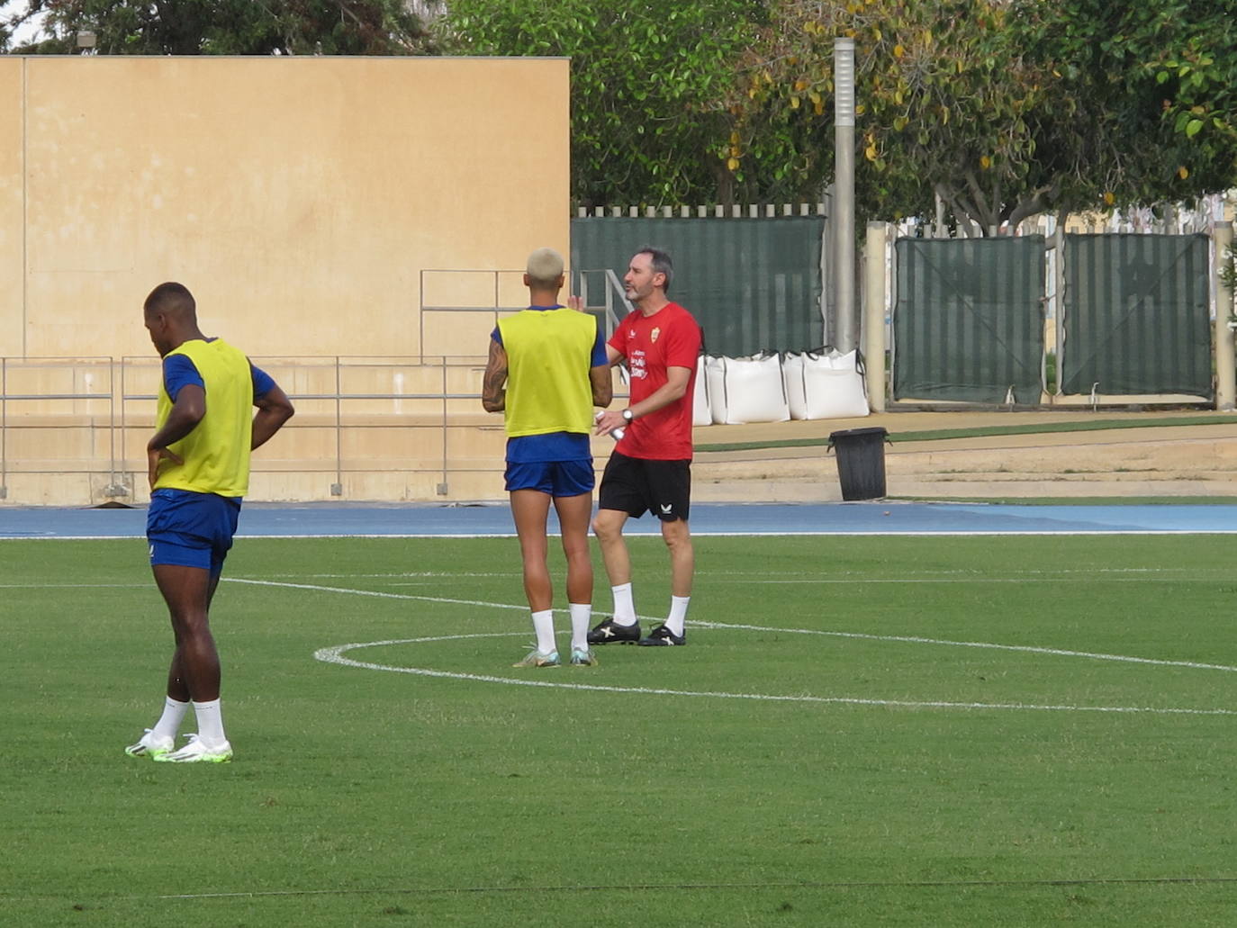 El primer entrenamiento de la UDA de Vicente Moreno, en imágenes