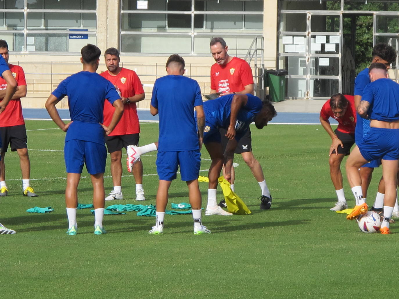 El primer entrenamiento de la UDA de Vicente Moreno, en imágenes