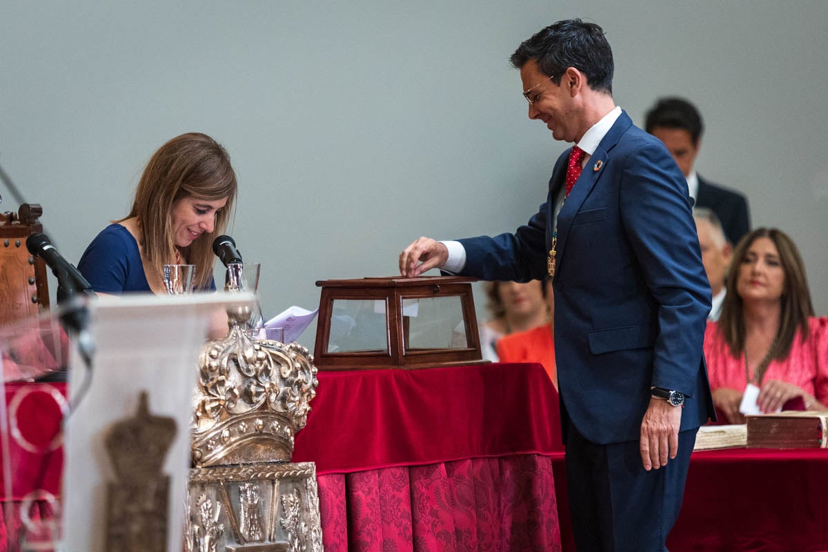 Las imágenes de la constitución de la Diputación de Granada