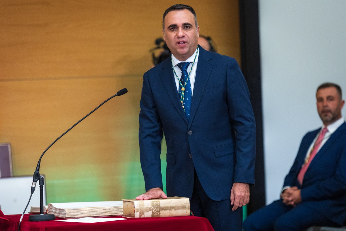 Las imágenes de la constitución de la Diputación de Granada