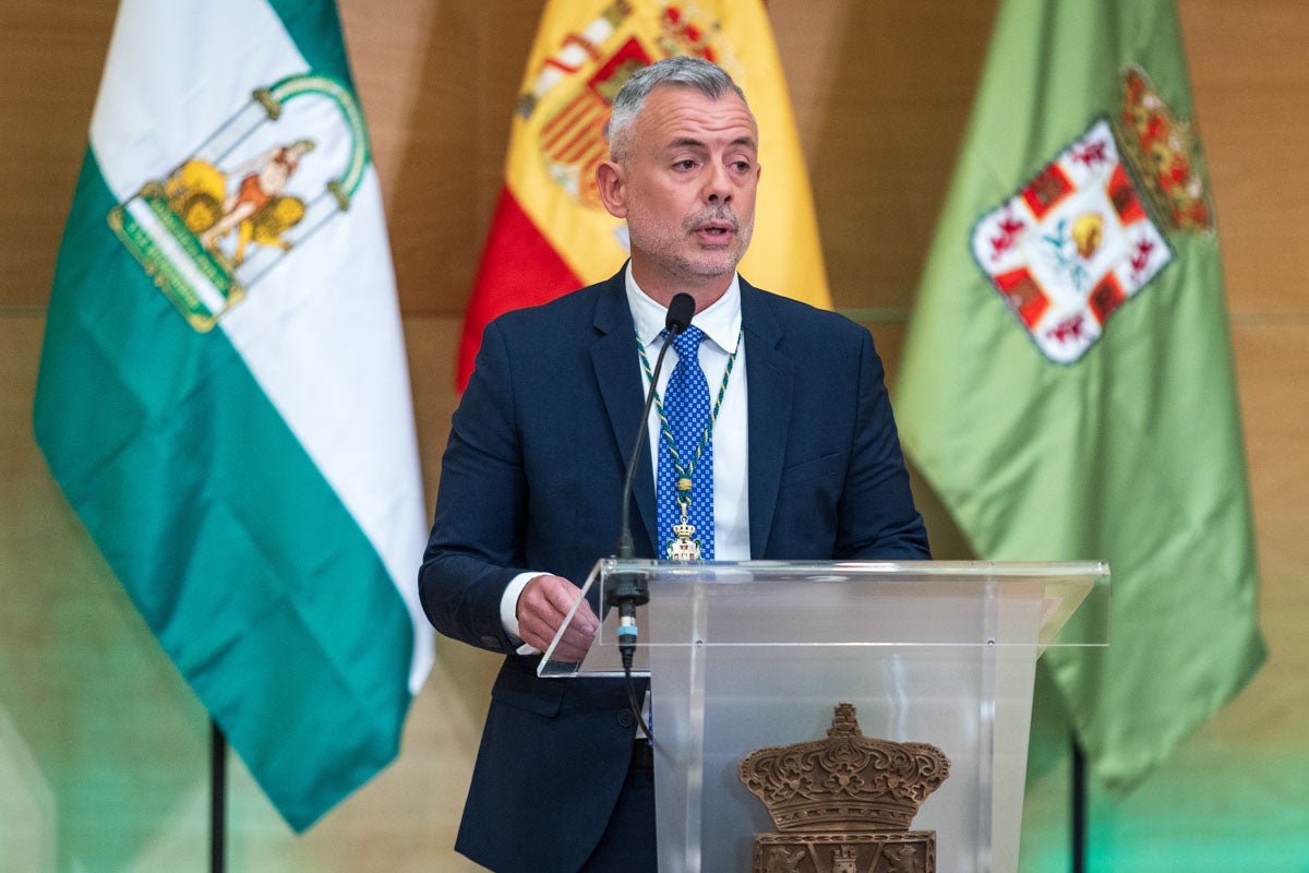 Las imágenes de la constitución de la Diputación de Granada