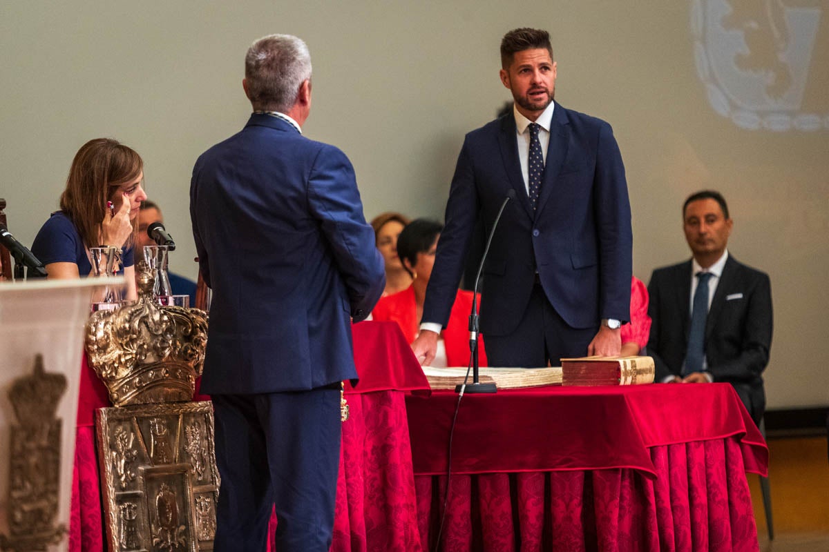 Las imágenes de la constitución de la Diputación de Granada