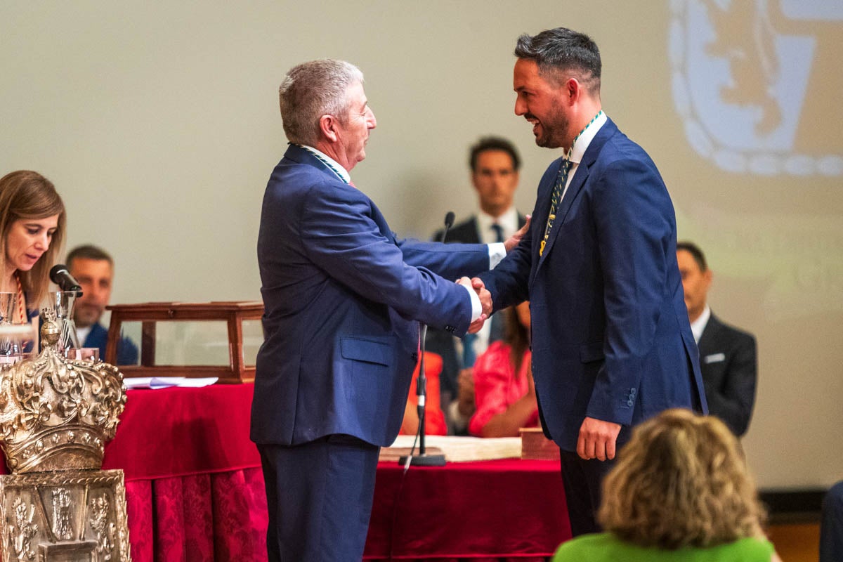 Las imágenes de la constitución de la Diputación de Granada