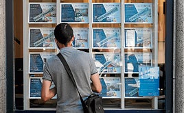 Escaparate de una inmobiliaria.