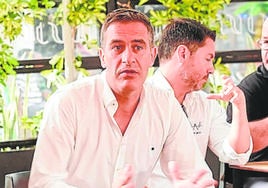 Miguel Ángel Castellón reunido con los empresarios.