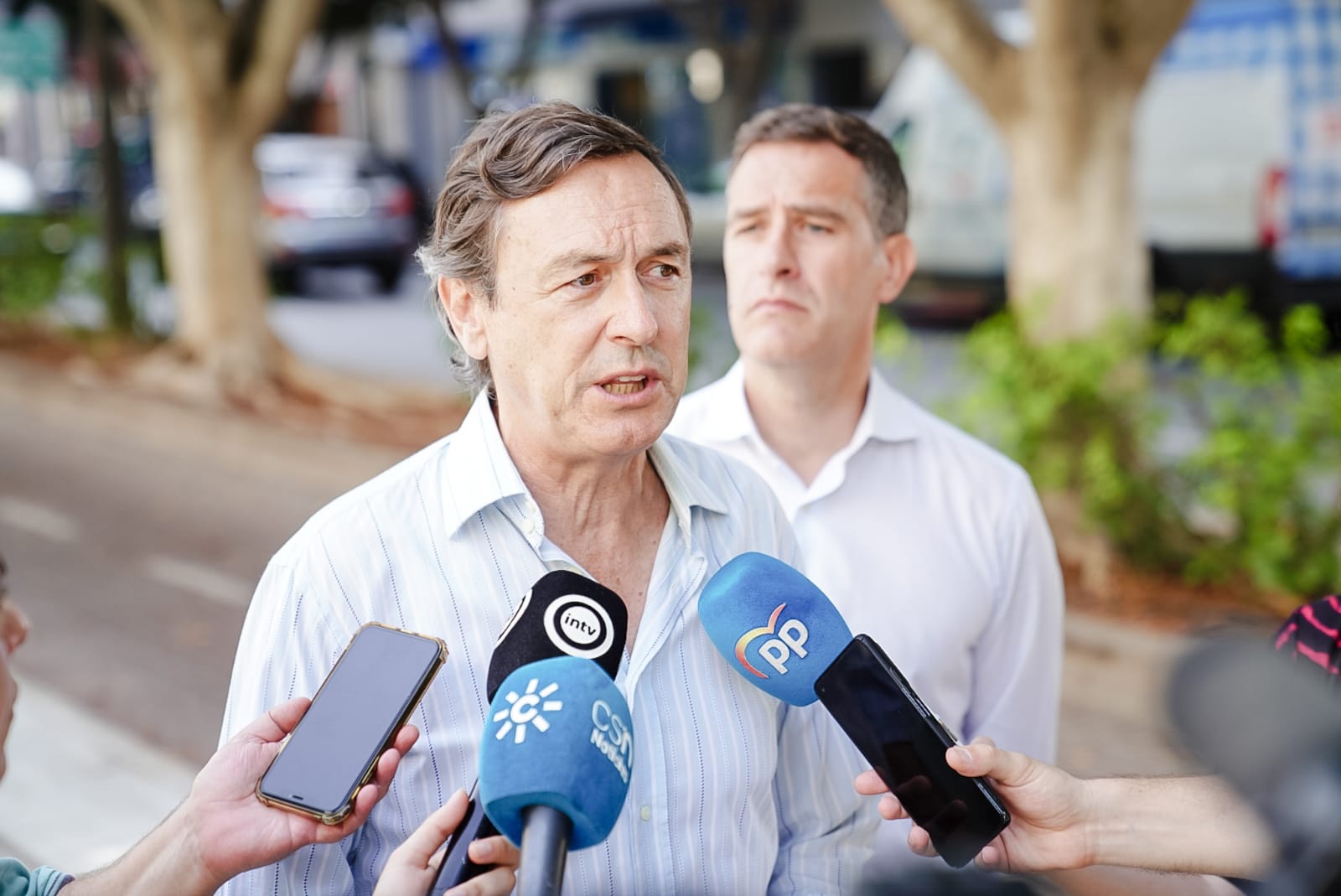 Rafael Hernando y Miguel Ángel Castellón durante su intervención ayer.