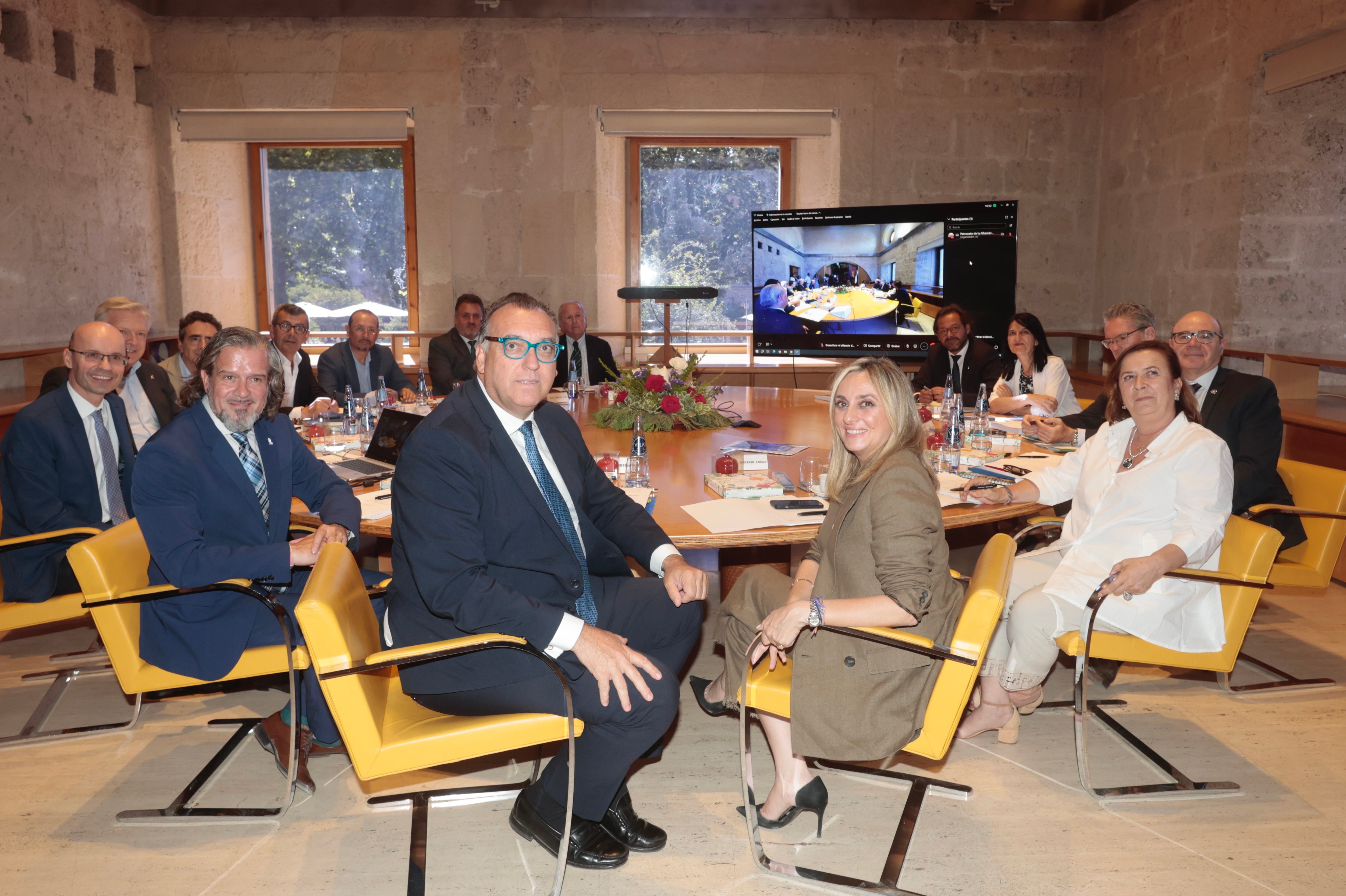 Reunión del pleno del Patronato de la Alhambra y el Generalife en la tarde de ayer.