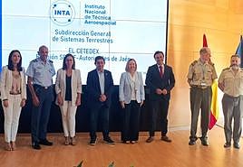 Responsables del Ayuntamiento de Jaén y de la Diputación Provincial, con la secretaria de Estado de Seguridad y responsables militares del INTA y del Cetedex, en Madrid esta semana.