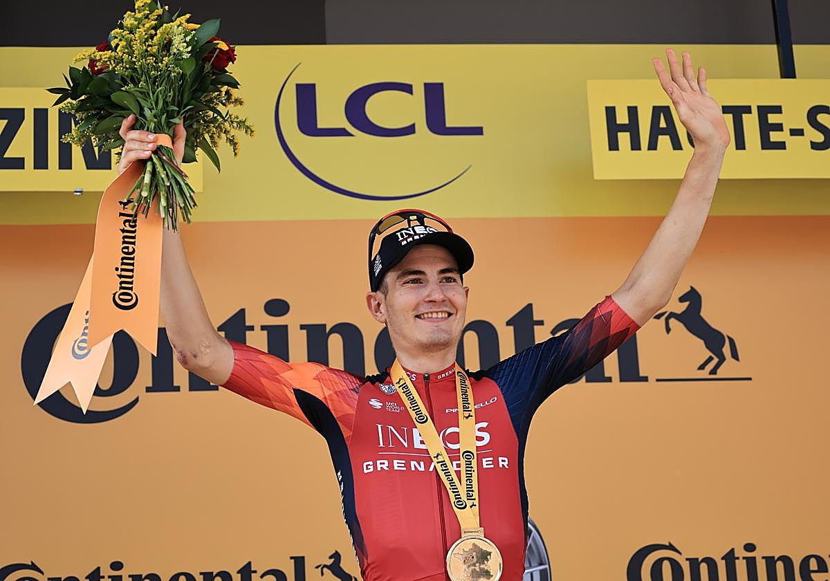 Carlos Rodríguez, desde lo más alto del podio del Tour de Francia.