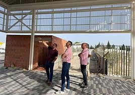 Visita a la zona donde se construye la pista.