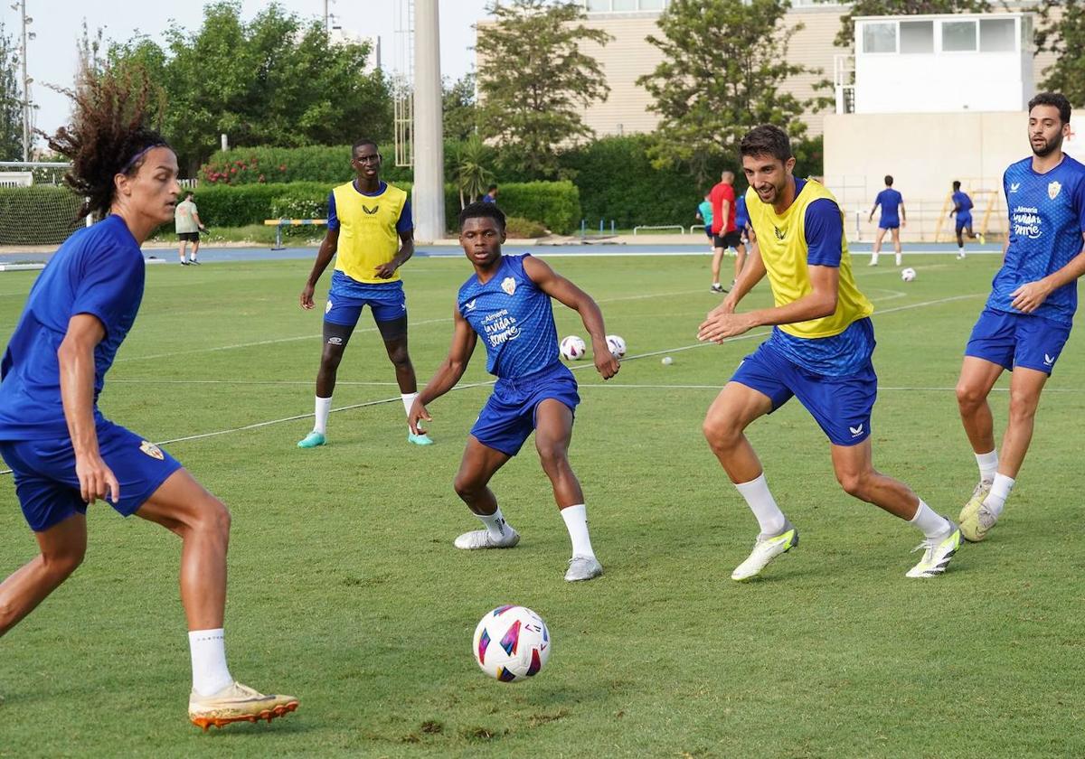 Avelino, Mendes, Ramazani, Édgar González e Iván Martos.