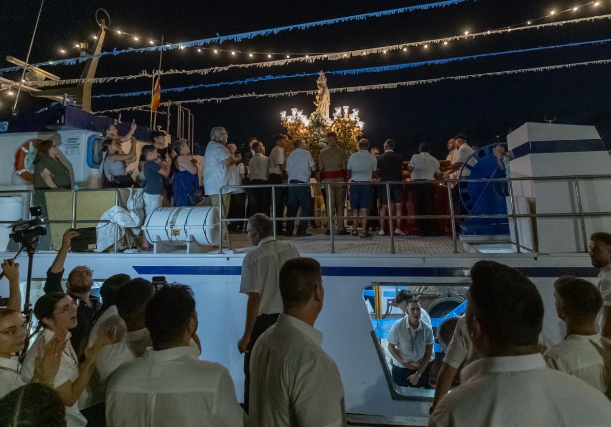 Espectaculares imágenes de la procesión de la Virgen del Carmen en Motril