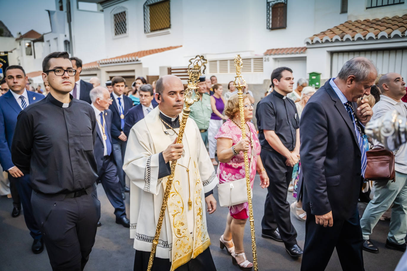 Una marea de fervor envuelve la procesión de la Virgen del Carmen