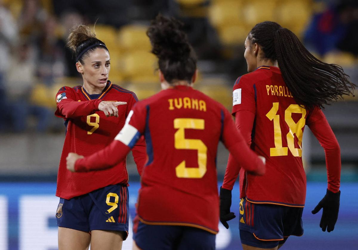 Esther celebra su gol en el debut mundialista.