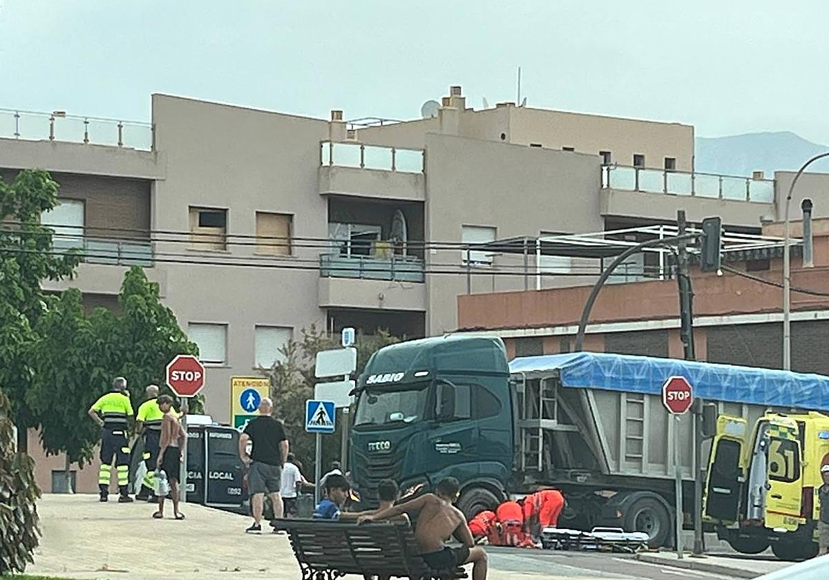 Un camión atropella a una mujer en Motril