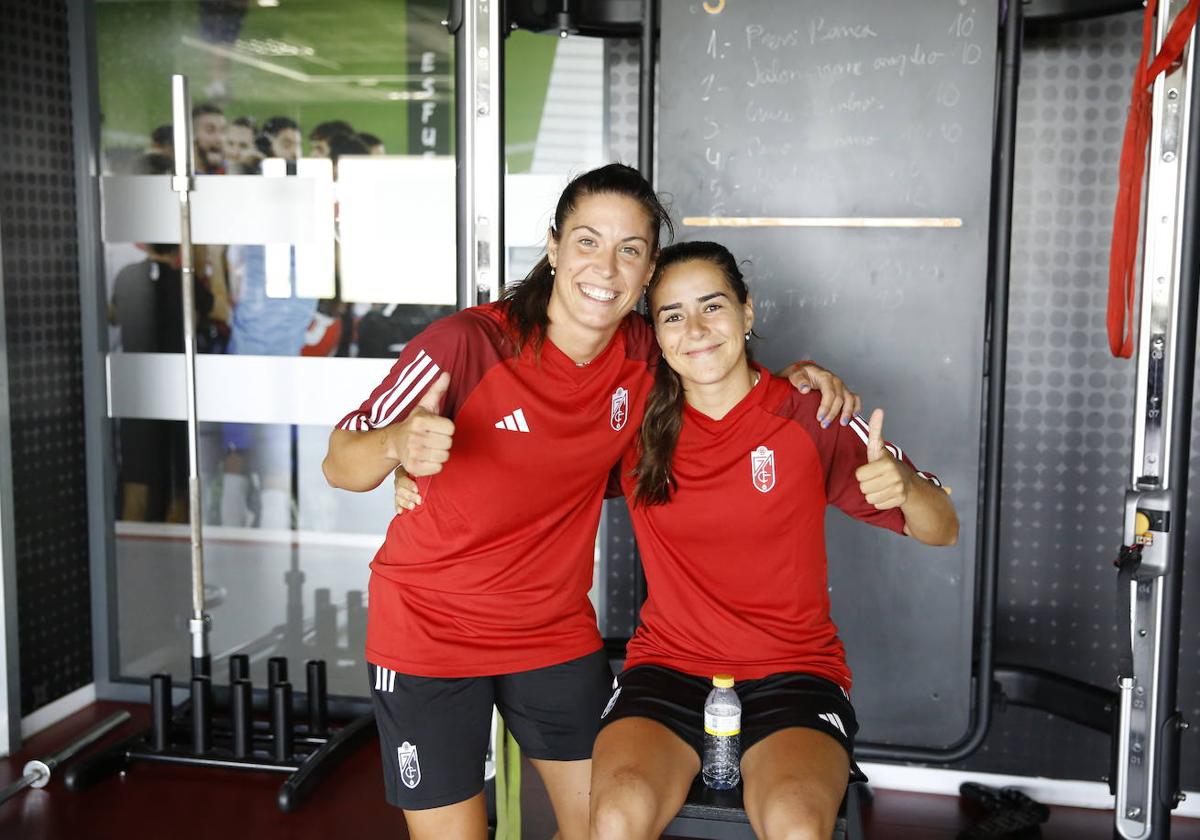 Cristina Postigo y Alicia Redondo en el gimnasio de la Ciudad Deportiva.