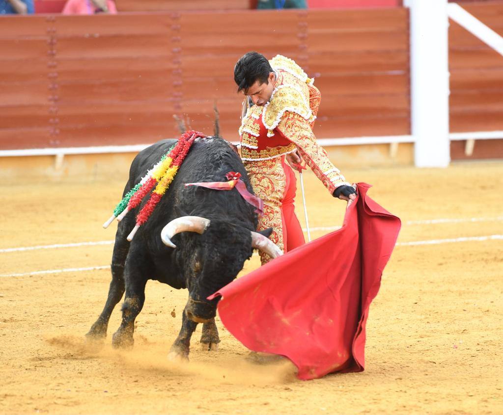 Lo mejor de la tarde de toros en Roquetas de Mar en fotos