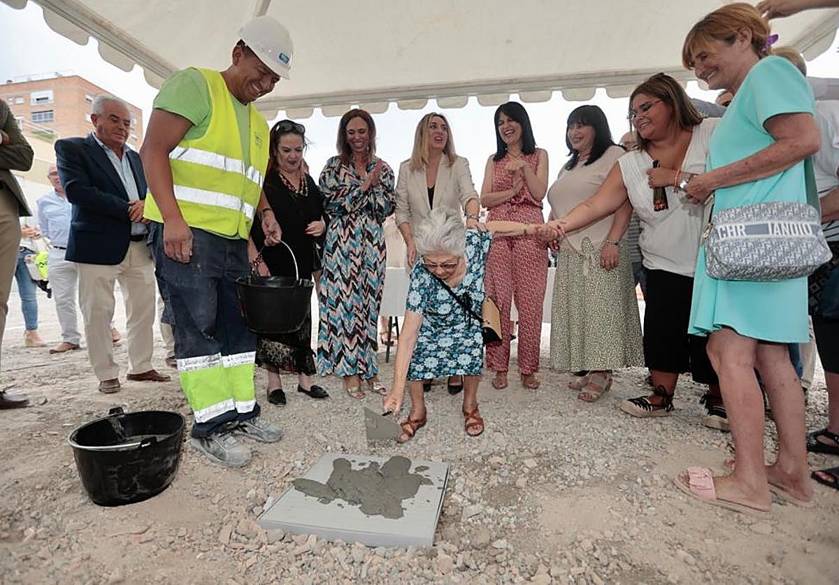 Primera piedra puesta este lunes.