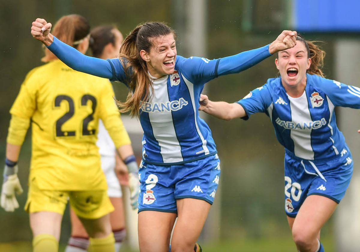 Carlota Suárez celebra uno de los ocho goles de este curso.