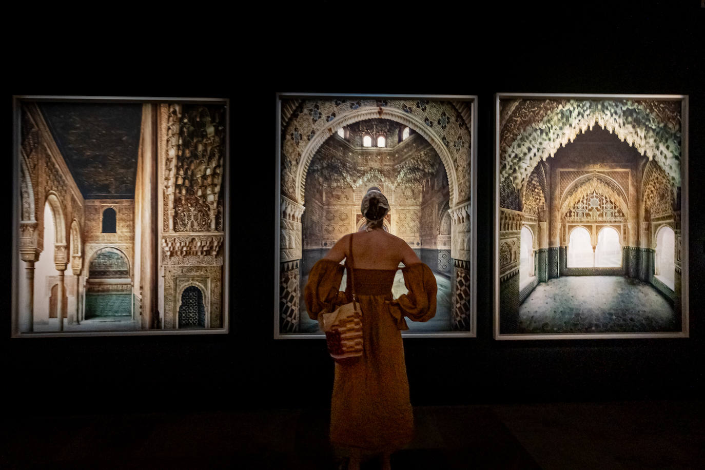La muestra se halla en la sala de exposiciones temporales del Museo de Bellas Artes de Granada.