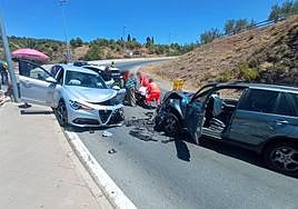 Dos heridos, entre ellos una embarazada, al chocar dos coches en el acceso a la Alhambra.