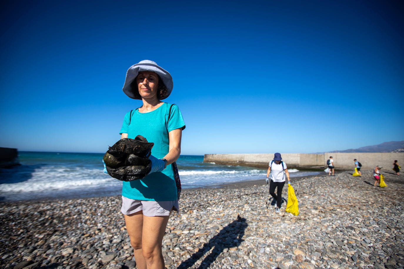 Las imágenes de la limpieza del Guadalfeo