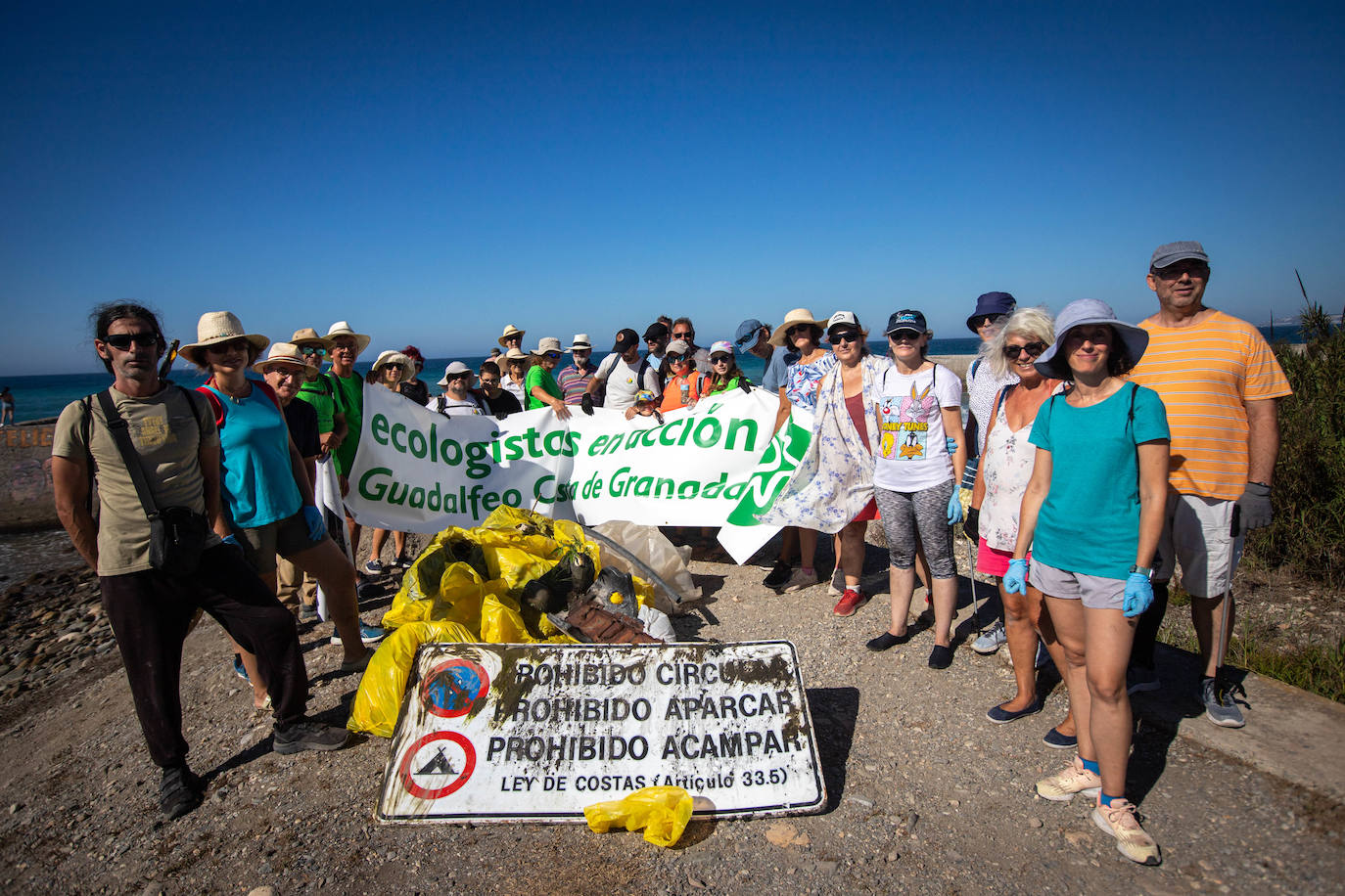 Las imágenes de la limpieza del Guadalfeo