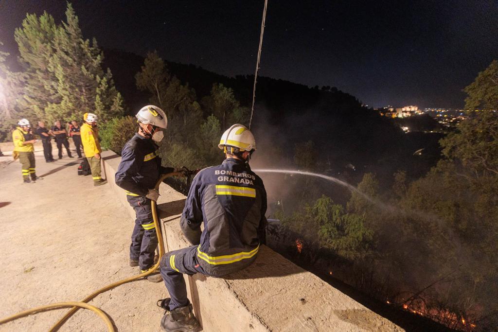 Las imágenes del incendio en el Sacromonte en Granada