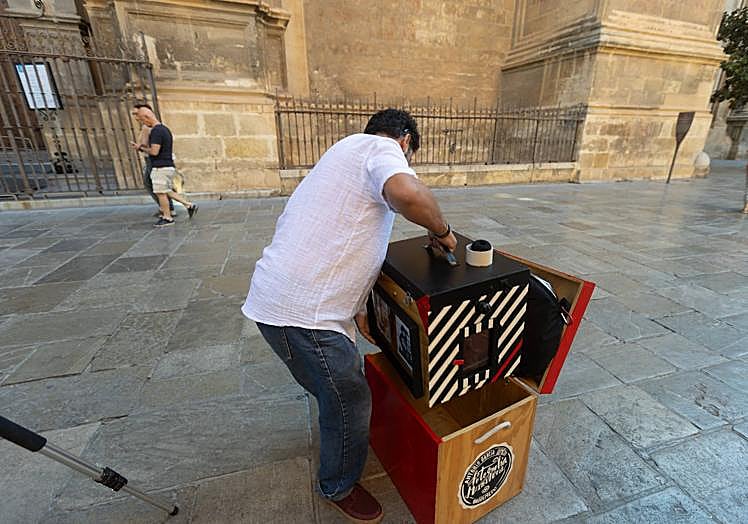 Imagen principal - Preparando la cámara. 