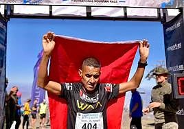 Rachid El Morabity, tras cruzar la línea de meta.