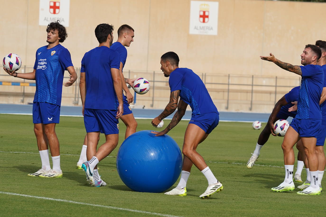 El Almería &#039;afila las garras&#039; para su primer partido de Liga